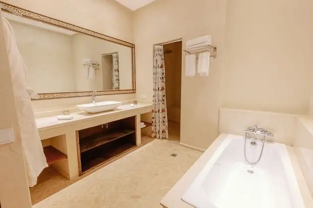 Luxury Oda