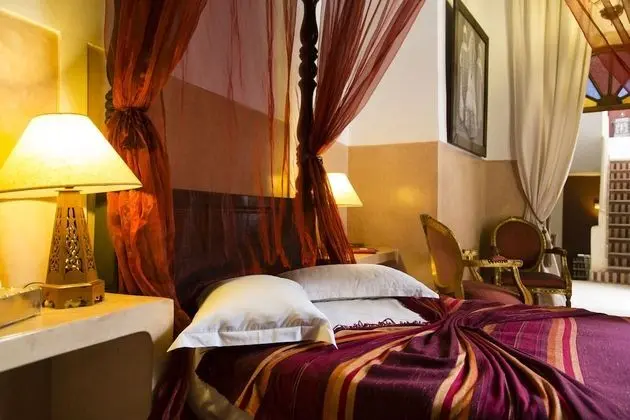 Oda, Avlu Manzaralı (Talilit)