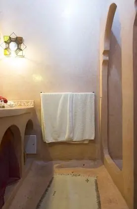 Oda, Avlu Manzaralı (Talilit)