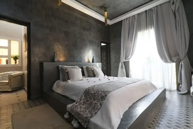 Superior Süit, Sigara İçilmez