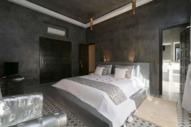 Superior Süit, Sigara İçilmez