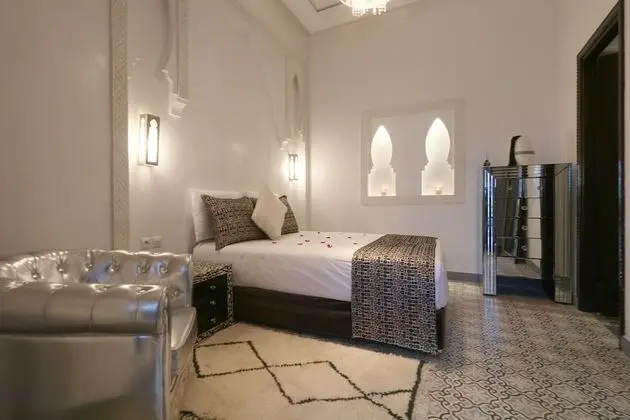 Tek Büyük Yataklı Oda, Sigara İçilmez