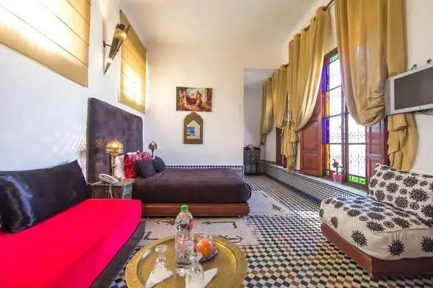 Üç Kişilik Oda