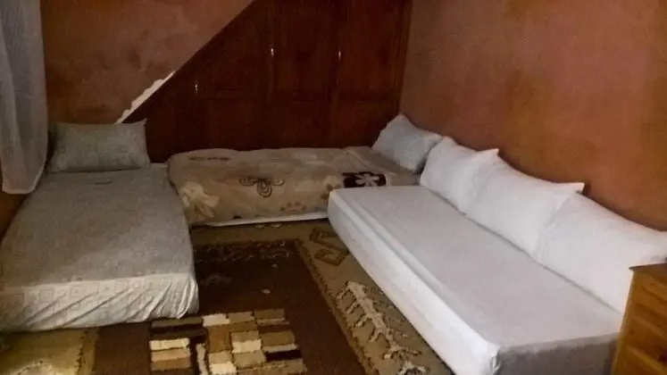 Economy Ortak Ranzalı Oda, Sadece erkekler için, Sigara İçilmez