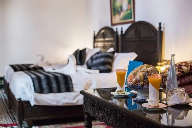 Süit (Lalla Yakout)