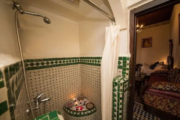 Süit (Lalla Yakout)