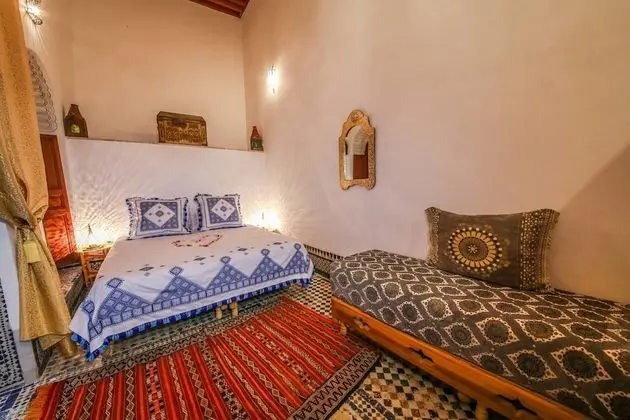 Superior Oda (Zineb)