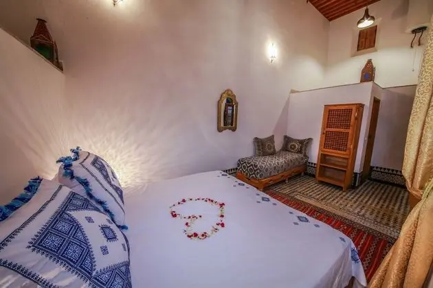 Superior Oda (Zineb)