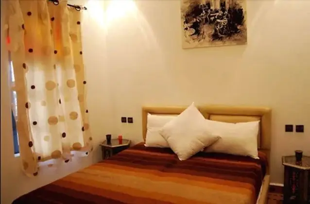 Tek Büyük Yataklı Oda (Piano)