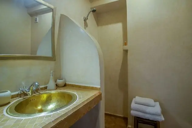 Standard Tek Büyük veya İki Ayrı Yataklı Oda, 1 Çift Kişilik veya 2 Tek Kişilik Yatak, Özel Banyo