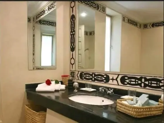 Standard Süit, 1 En Büyük (King) Boy Yatak, Özel Banyo, Avlu Manzaralı
