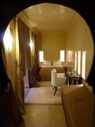 Junior Süit, 1 Büyük (Queen) Boy Yatak