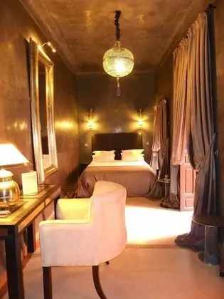 Junior Süit, 1 Büyük (Queen) Boy Yatak