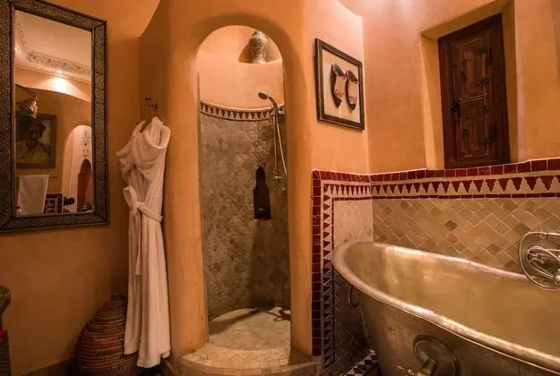 Deluxe Tek Büyük Yataklı Oda (Hanan)