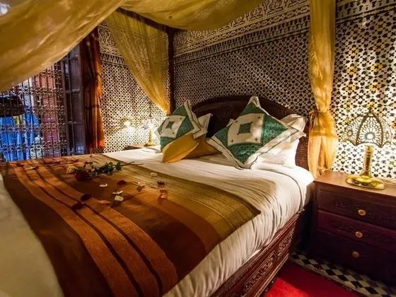 Süit, Banyolu/Duşlu (Zineb)