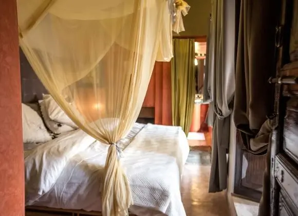 Superior Tek Büyük veya İki Ayrı Yataklı Oda, Banyolu/Duşlu, Avlu Manzaralı