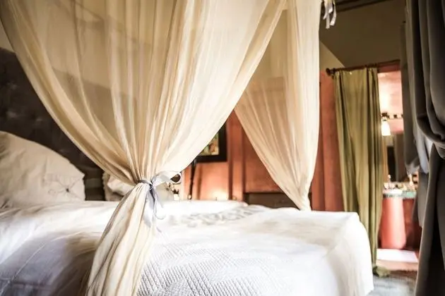 Superior Tek Büyük veya İki Ayrı Yataklı Oda, Banyolu/Duşlu, Avlu Manzaralı