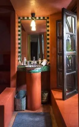 Superior Tek Büyük veya İki Ayrı Yataklı Oda, Banyolu/Duşlu, Avlu Manzaralı