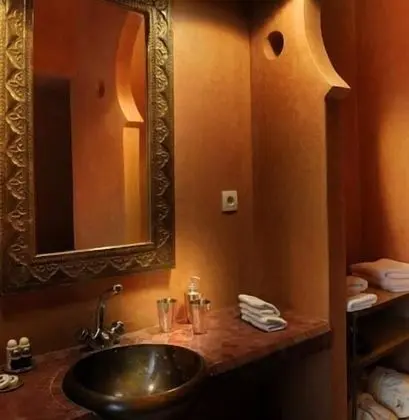 Superior Tek Büyük veya İki Ayrı Yataklı Oda, Banyolu/Duşlu, Avlu Manzaralı