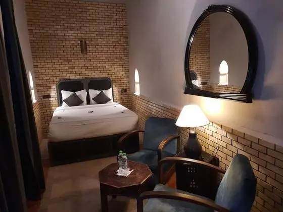 Senior Double Room, 1 Bedroom, Non Smoking, Patio / Terre D ombre