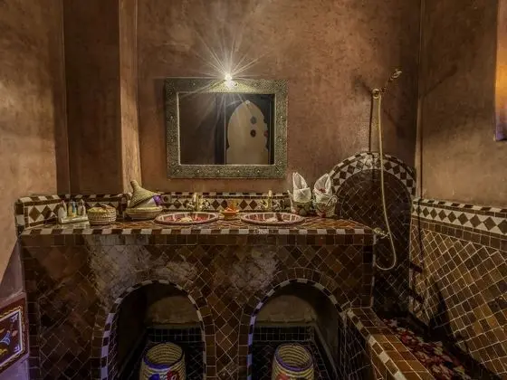 Standard Suite, Non Smoking, Bathtub / Santal Blanc