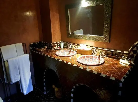 Standard Suite, Non Smoking, Bathtub / Santal Blanc