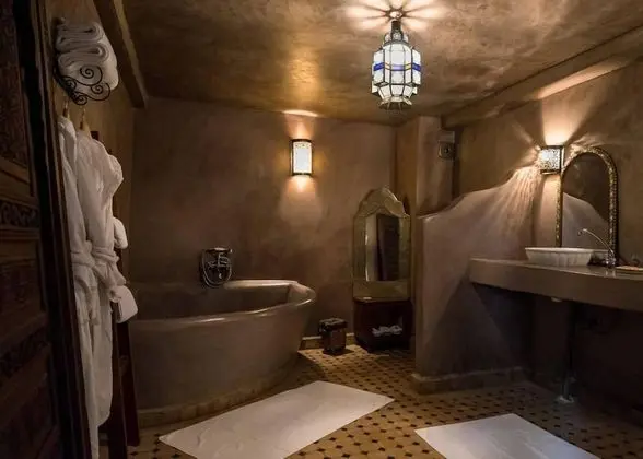 Comfort Dört Kişilik Oda, 1 Yatak Odası, Özel Banyo, Avlu