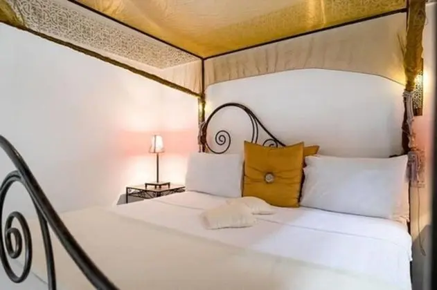 Deluxe Süit, 1 Yatak Odası, Küvet, Avlu