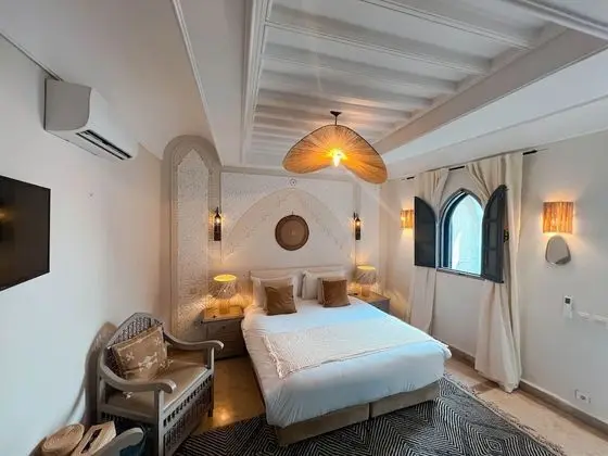 Deluxe Tek Büyük veya İki Ayrı Yataklı Oda, Buzdolabı, Avlu