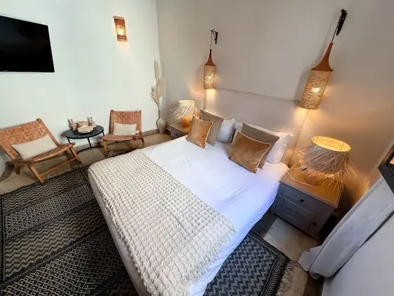 Deluxe Tek Büyük veya İki Ayrı Yataklı Oda, Buzdolabı, Avlu