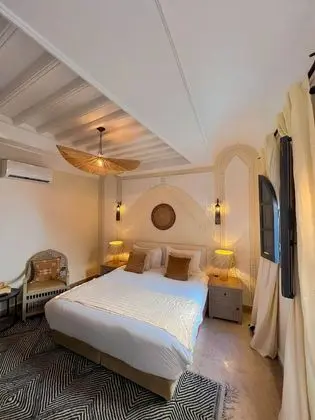 Deluxe Tek Büyük veya İki Ayrı Yataklı Oda, Buzdolabı, Avlu