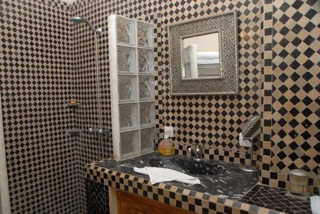 Deluxe Tek Büyük veya İki Ayrı Yataklı Oda, Buzdolabı, Avlu
