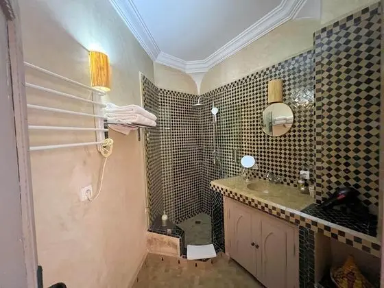 Deluxe Tek Büyük veya İki Ayrı Yataklı Oda, Buzdolabı, Avlu