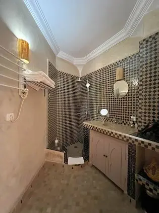 Deluxe Tek Büyük veya İki Ayrı Yataklı Oda, Buzdolabı, Avlu