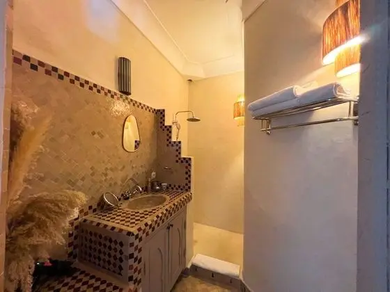 Standard Tek Büyük veya İki Ayrı Yataklı Oda, Özel Banyo, Avlu