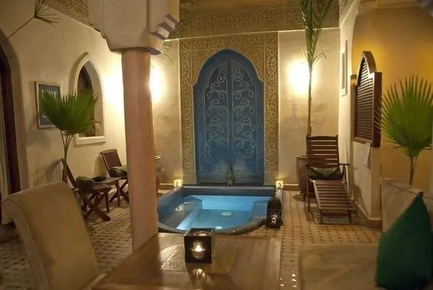 Superior Tek Büyük veya İki Ayrı Yataklı Oda, Buzdolabı, Avlu