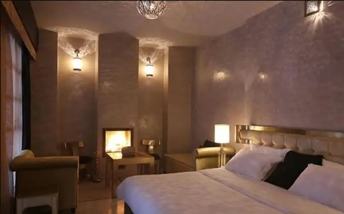 Tek Büyük Yataklı Oda (Ottomane)