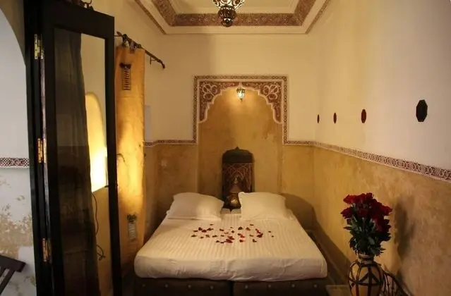 Traditional Tek Büyük veya İki Ayrı Yataklı Oda