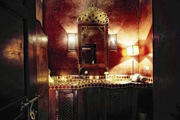 Superior Süit (Shower - Chypre rouge)