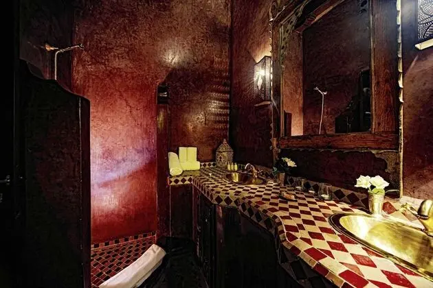 Superior Süit (Shower - Chypre rouge)