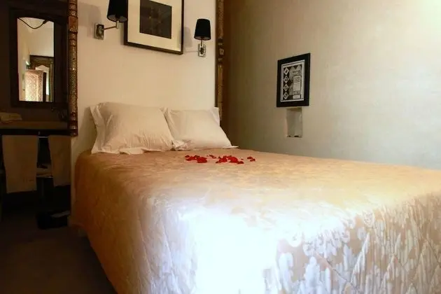 Tek Büyük Yataklı Oda (The Laziza Double Room)