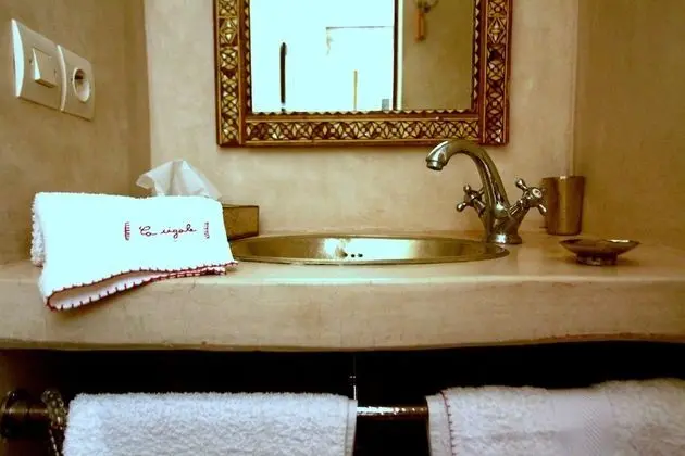 Tek Büyük Yataklı Oda (The Laziza Double Room)