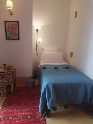 Tek Kişilik Oda (The Aisha Single Room)
