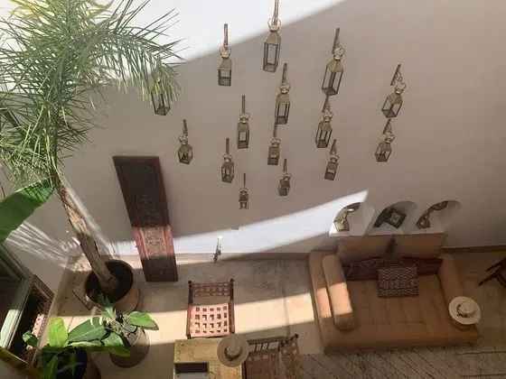 Tek Kişilik Oda (The Aisha Single Room)