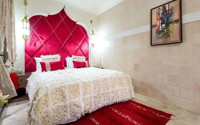 Luxury Tek Büyük Yataklı Oda