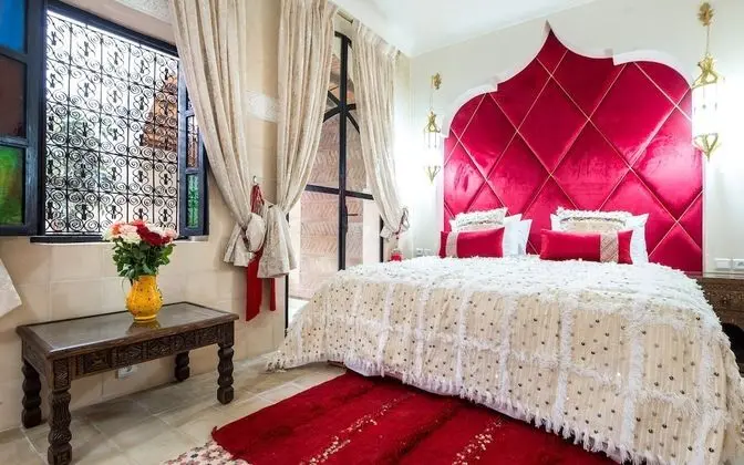 Luxury Tek Büyük Yataklı Oda