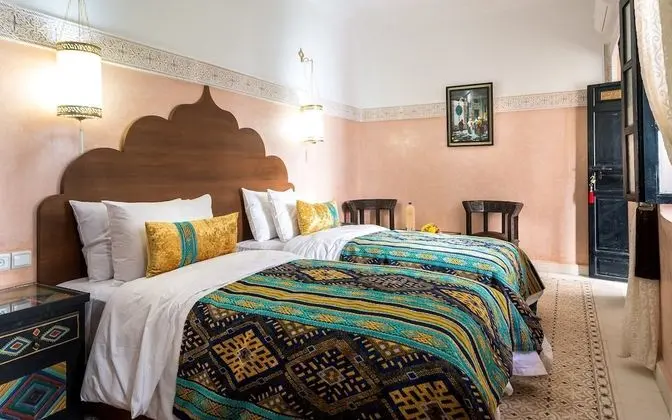 Luxury Tek Büyük Yataklı Oda