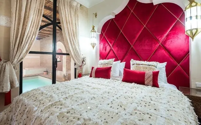 Luxury Tek Büyük Yataklı Oda