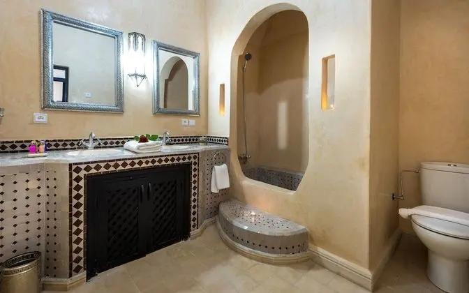 Luxury Tek Büyük Yataklı Oda