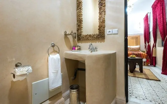 Luxury Tek Büyük Yataklı Oda